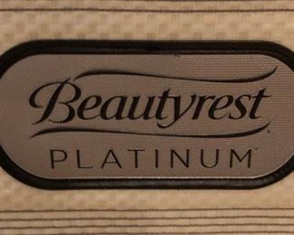 Beautyrest Platinum Queen Matt/BS Like New