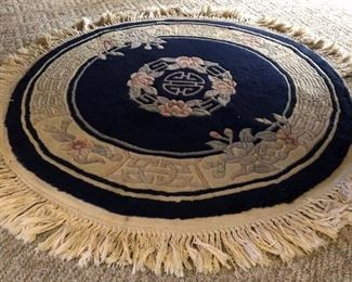 Sculpted Rug 45"