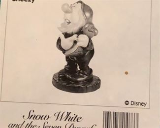 Disney Snow White Sneezy