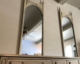 American of Martinsville Bedroom Suite: Dresser w 2 Mirrors, Queen Headboard and 2 Nightstands 