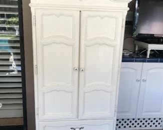 SHABBY CHIC ARMOIRE