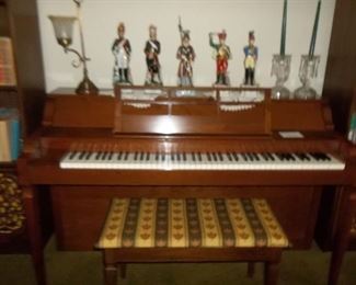 gorgeous Baldwin piano with bench