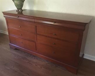 Grange Dresser