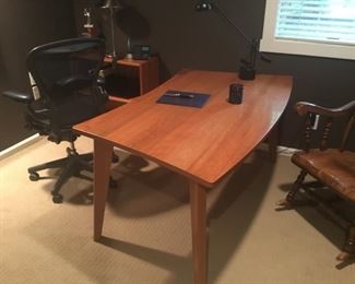 Workbench Desk - Herman Miller Chair Aeon