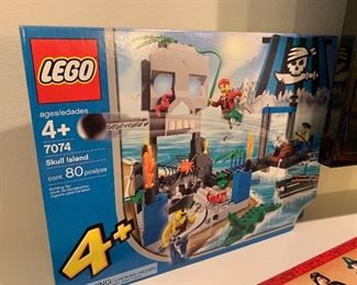 LEGO Skull Island 7074
