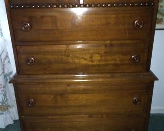 Chest of drawers to bedroom set