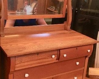 4 drawer mirrored vintage dresser