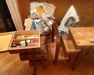 Needlepoint
Sewing box Rowena iron