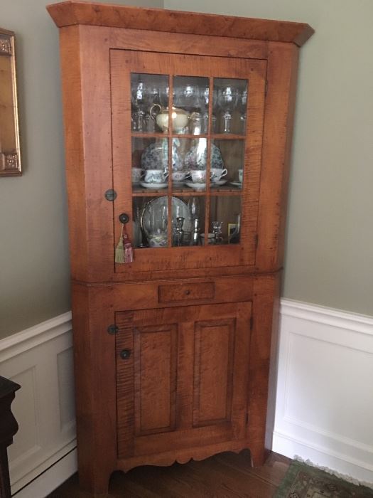 David T Smith Ohio. Custom made Historical Replica Tiger Maple Cupboard