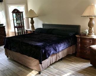 King size bedroom set. Great mattress.