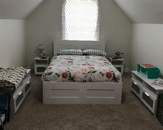 Queen size bedroom set