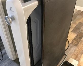 Instant clothes dewrinkler