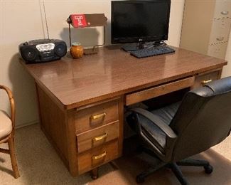 Huge desk. $300.00

