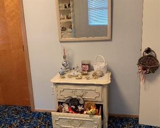 French Provincial Bedroom Furniture