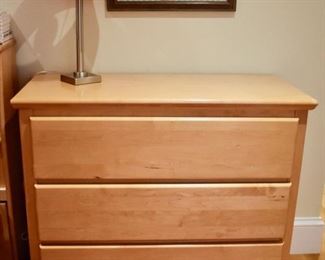 3-Drawer maple dresser