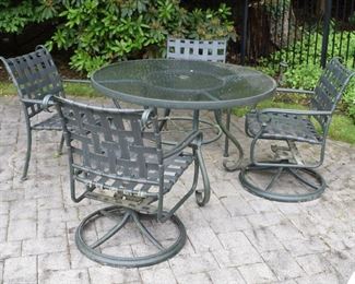 Brown Jordan patio table and 4 chairs