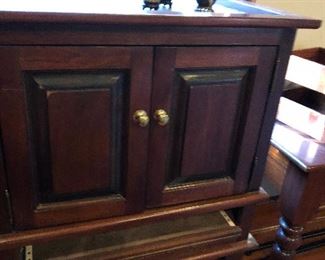 CH118: Mahogany Cabinet / Secretary Local Pickup  https://www.ebay.com/itm/123816458136