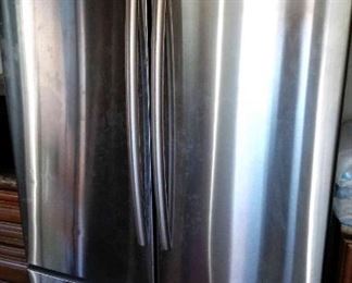 Samsung Refrigerator. Very Good Condition. $300