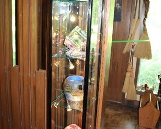 INDOOR, CHECKOUT AREA, LIVING ROOM,