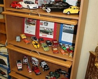 INDOOR, BACK OF HOUSE THROUGH HOLDING AREA, Newray brand, Ertl, Kinsmart, Corgi