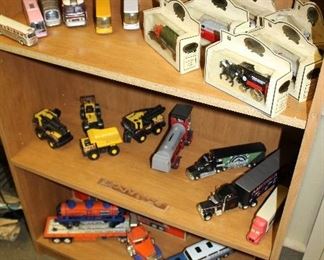 INDOOR, BACK OF HOUSE THROUGH HOLDING AREA, Chevron Models/MTH Electric Trains/Tonka/Lionel