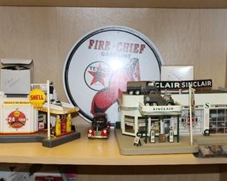 INDOOR, BACK OF HOUSE THROUGH HOLDING AREA, Sinclair and Shell Stations Danbury Mint