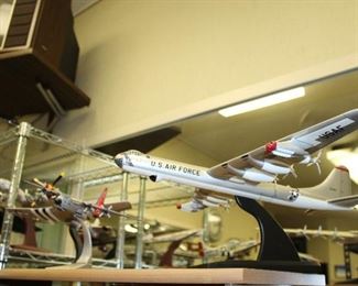 INDOOR, BACK OF HOUSE THROUGH HOLDING AREA, Hobby Master, Dragon Wings, Gemini Jets, Maisto, Aviation Archives, Falcon, KLM