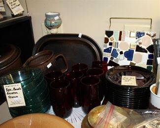 INDOOR, FIRST AREA TO LEFT AFTER ENTERING MAIN HOUSE, Arcoroc Glass in Teal and Red