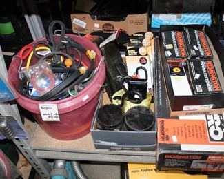OUTDOOR, GARAGE BAY 1 & 2, bungees, clips