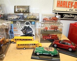 OUTDOOR SHOWROOM, STAND ALONE GARAGE, Realtoy Buses $10/Signature series Vitesse