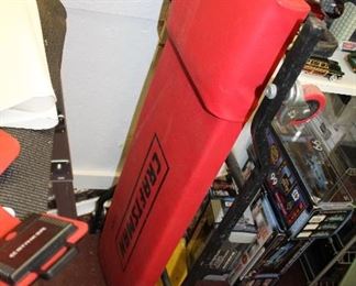OUTDOOR SHOWROOM, STAND ALONE GARAGE, Creeper $20