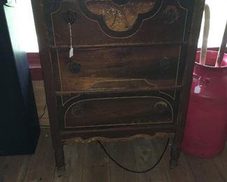 Vintage chest of drawers 