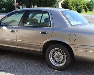 2001 Ford Crown LX 4 Door with A/C, Leather Interior, Power Locks and Windows, Power Seats and Odometer Reads 189845
Auction Estimate $1000-$3000 – Located Out Front
