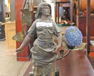  ANTIQUE Newel Post Lamp

Auction Estimate $100-$400 – Located Inside 