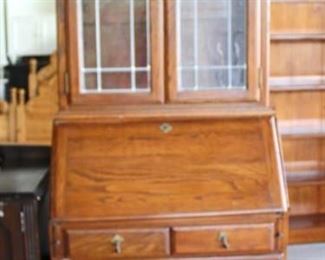  SOLID Oak 2 Piece Leaded Glass Secretary Bookcase by Ethan Allen

Auction Estimate $200-$400 – Located Dock 
