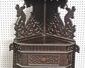ANTIQUE Tramp Art Corner Étagère with Silhouettes
Auction Estimate $300-$600 – Located Inside
