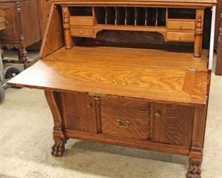 ANTIQUE Quartersawn Oak Slant Front Paw Foot Desk
Auction Estimate $200-$400 – Located Inside
