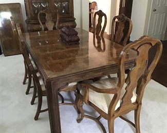 Drexel Heritage Burl Wood Dining Table with 6 Chairs, 3 Leaves, Table Pads.   Like New Condition!