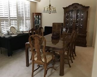 Drexel Heritage Dining Table & Chairs, China Hutch