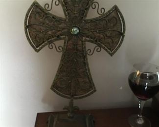 One of many accent crosses.