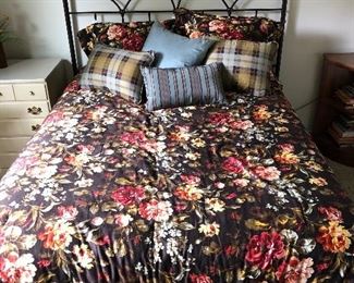 MANY BEDROOM SETS: QUEEN, KING, FULL