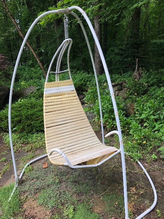 HOMECREST HANGING CHAIR RETRO MODERN 70’s 