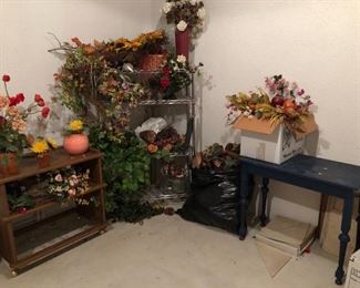 LARGE VARIETY OF DRIED/SILK FLOWERS , VASES