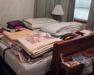 Quilts, Blankets, Duvets, Afghans, and Scarves