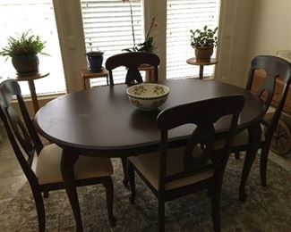 Oval Dining table & chairs - made in Canada