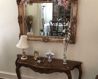 Entry table, mirror