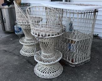 Another Russell ordered Spohn fiberglass item also at my house. Only $200