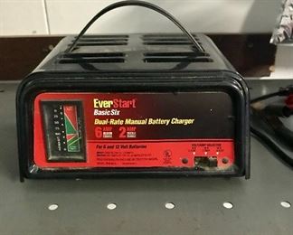 Manual battery charger