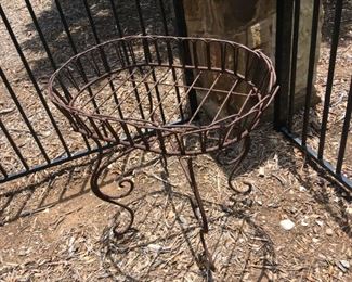 wrought iron plant stand 