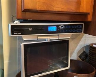 under cabinet TV/DVD player